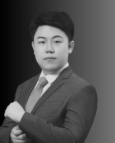 Haiyang Guo – Tenor | Black and White Portrait Black and white portrait of Tenor Haiyang Guo, opera singer managed by Trucco Management