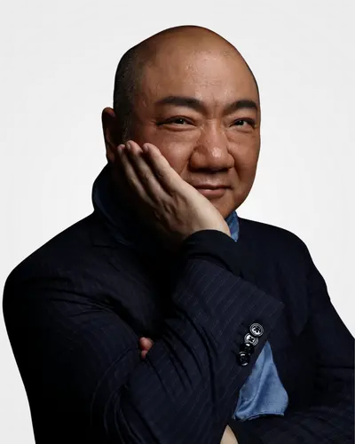 Official portrait of Xu Zhong, conductor, managed by Trucco Management