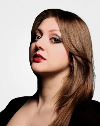 Official portrait of Chiara Tirotta, mezzosoprano, managed by Trucco Management